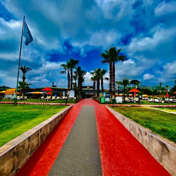 Photo taken at Maritim Pine Beach Resort by BuLuT on 5/11/2022