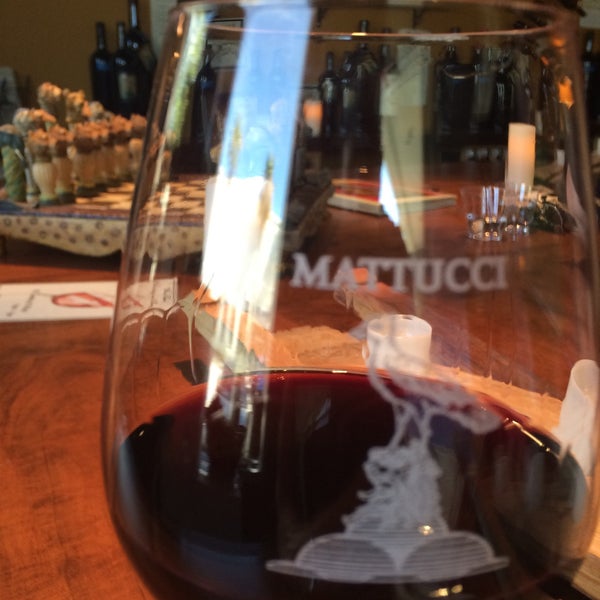 Foto tirada no(a) Mattucci Winery por Rick M. em 7/11/2015