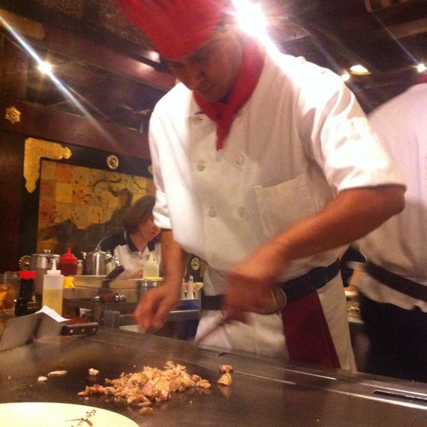 Photo taken at Kyoto Palace Japanese Steakhouse by Richard Dale on 9/26/2013