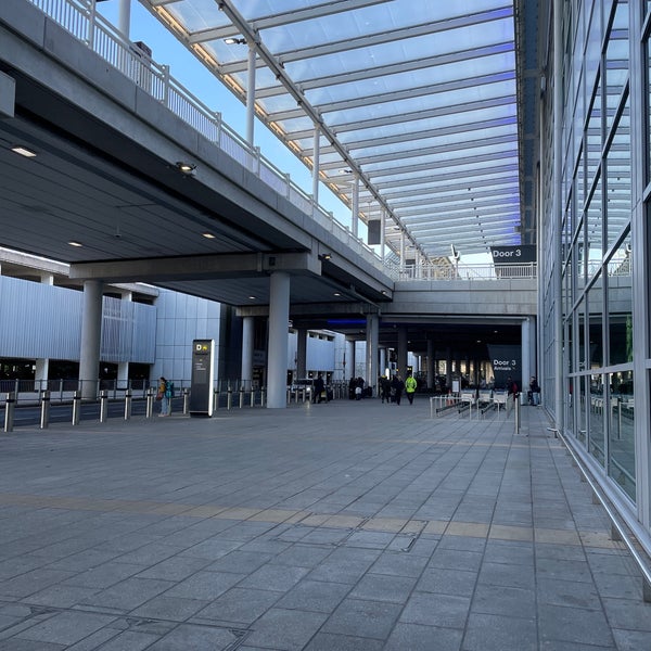 1/22/2024 tarihinde Meshaal 💙ziyaretçi tarafından Manchester Havalimanı (MAN)'de çekilen fotoğraf