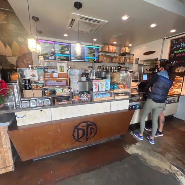 Foto tomada en Dogtown Coffee  por Brady D. el 1/15/2023