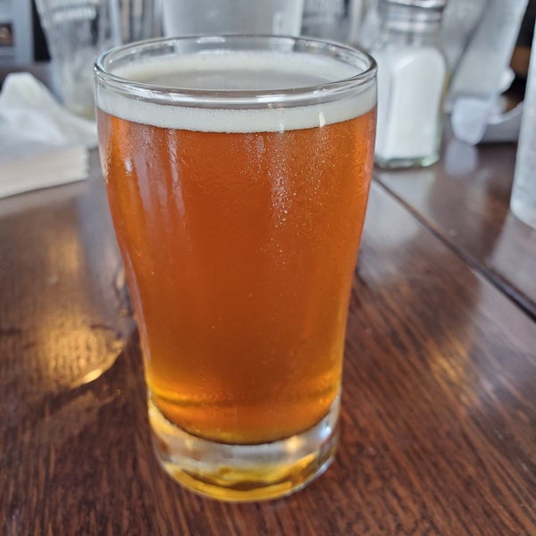 Photo taken at Puddlers Kitchen &amp; Tap by Conshohocken Brewing Co. by Angela M. on 9/22/2019