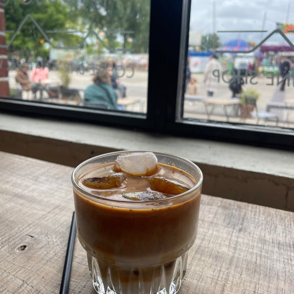 5/29/2022 tarihinde Yvette d.ziyaretçi tarafından Espressofabriek'de çekilen fotoğraf