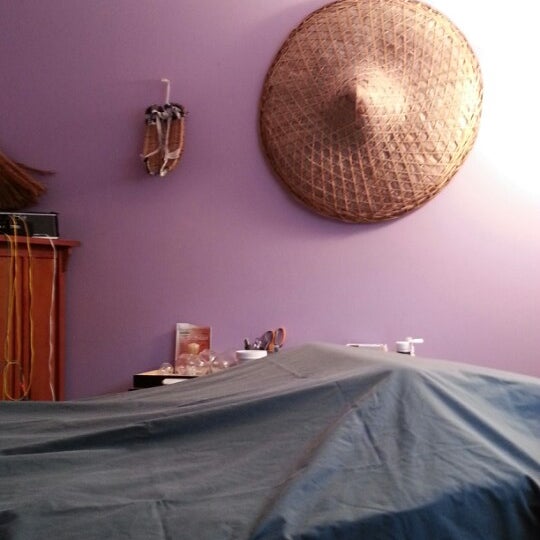 Thirteen Moons Acupuncture Acupuncture Clinic in Central Omaha