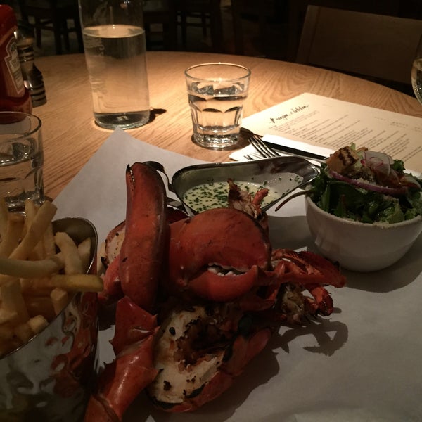 Photo taken at Burger &amp; Lobster by Stephanie F. on 12/31/2014
