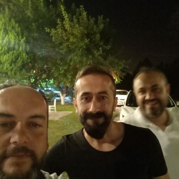 Foto diambil di Bağlarbaşı Restaurant oleh Halit A. pada 10/18/2019