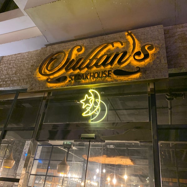 Photo prise au Sultans Steakhouse par Engineer le4/23/2023