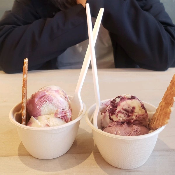 Photo taken at Jeni&#39;s Splendid Ice Creams by Stephanie M. on 2/26/2022