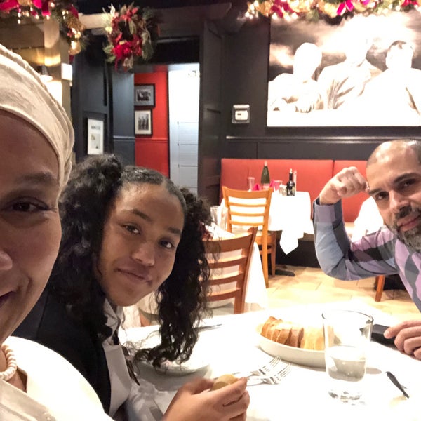 11/28/2018 tarihinde Sulena R.ziyaretçi tarafından The Kitchen Consigliere Cafe'de çekilen fotoğraf