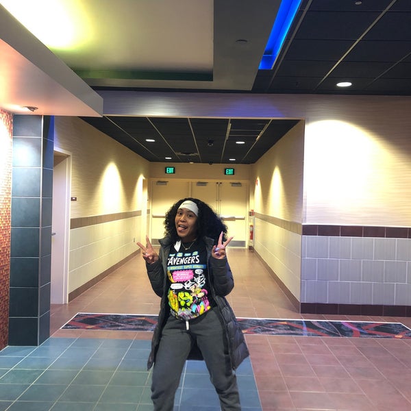 Regal Moorestown Mall & RPX 21 tips