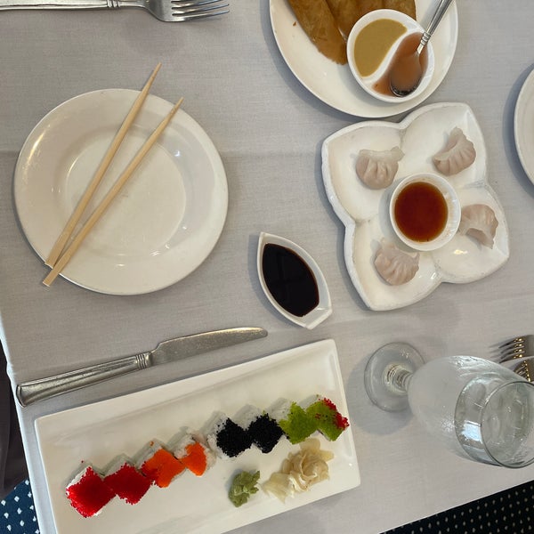 Снимок сделан в Elena Wu Restaurant &amp; Sushi Bar пользователем Sulena R. 7/21/2022