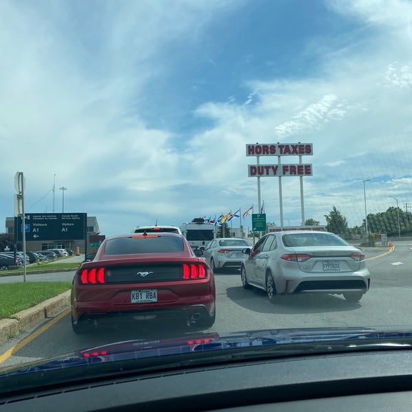 U.S./Canada Border ChamplainSt. Bernard de Lacolle Crossing 71 tips