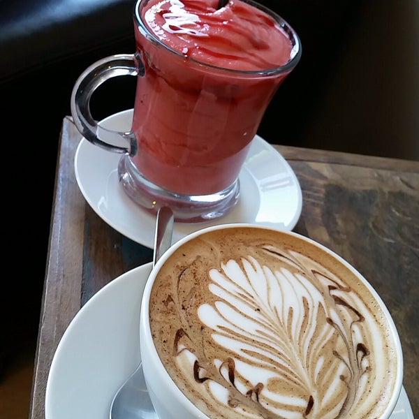Strawberry smoothie and mocha were great!
