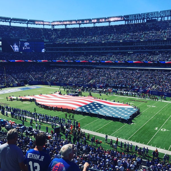 Снимок сделан в MetLife Stadium пользователем Bill C. 9/20/2015