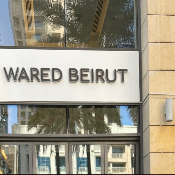 Foto tirada no(a) Wared Beirut Lebanese Resto &amp; Cafe por KMN em 12/5/2022