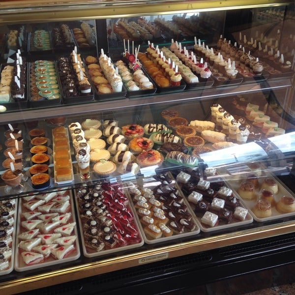 Gilbert's Bakery RedBird Center 5777 Bird Rd