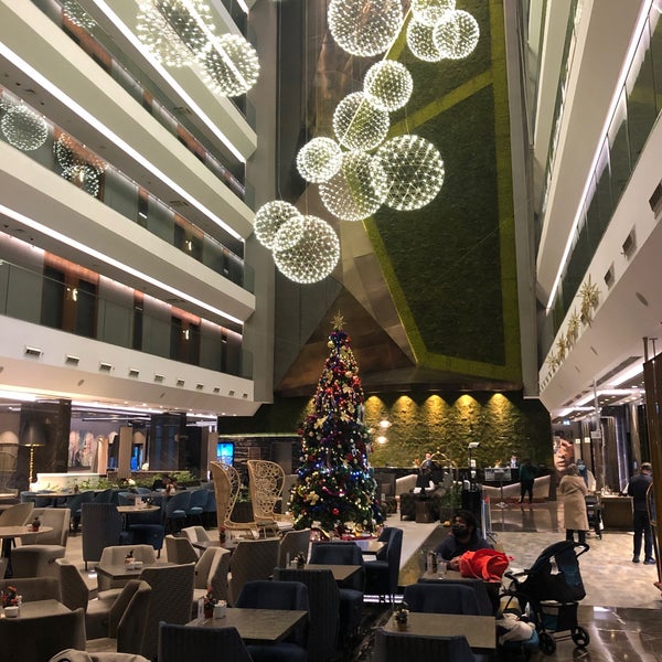 12/19/2021 tarihinde Huseyin K.ziyaretçi tarafından DoubleTree by Hilton'de çekilen fotoğraf