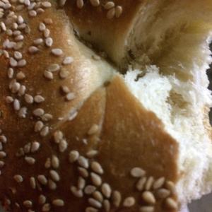 I'm from the Midwest but I think I still can identify a good bagel when I see one. This isn't just good, these bagels are fantastic. I've brought cynical New Yorker lifers here and they love it.