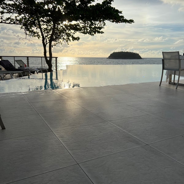 7/22/2022 tarihinde HIHziyaretçi tarafından Kata Rocks Luxury Resort &amp; Residences'de çekilen fotoğraf