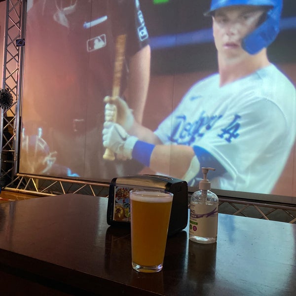 10/22/2020에 bearlopez님이 Campus Billiards Craft Beer &amp; Sports Bar에서 찍은 사진