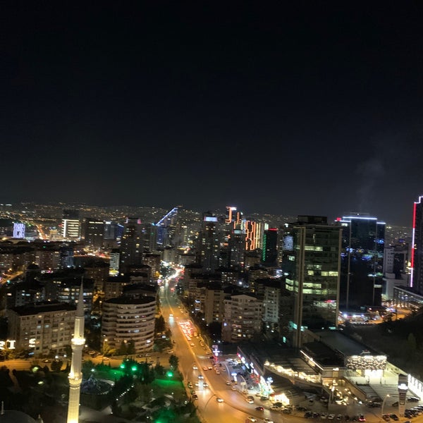 Photo prise au Point Hotel Ankara par 👑Enes G. le10/22/2021