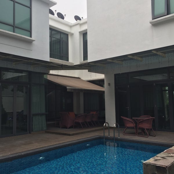 Photos At Bayrocks Garden Waterfront Villas Neighborhood In Bandar Sunway