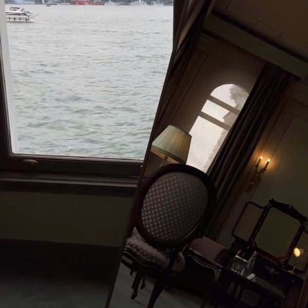Foto tirada no(a) Bosphorus Palace Hotel por 🪱 em 7/5/2023