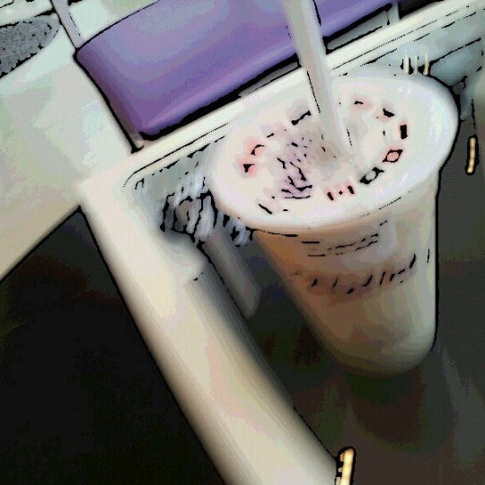 Photo taken at Chatime by ⓣÜ t. on 12/5/2012