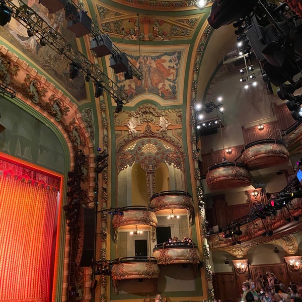 รูปภาพถ่ายที่ New Amsterdam Theater โดย Ree ❄️ เมื่อ 6/11/2022