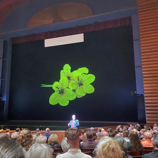 Foto tirada no(a) Ordway Center for the Performing Arts por Clint W. em 5/20/2022
