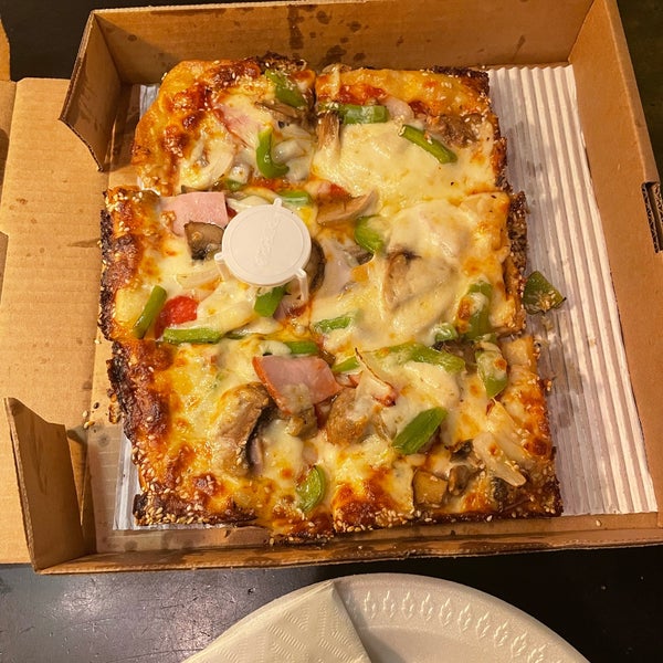 Pizza House Pizzeria in Central Ann Arbor