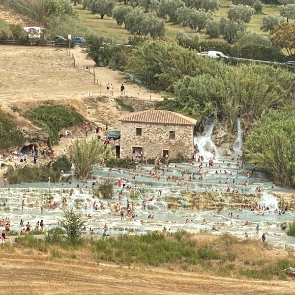 รูปภาพถ่ายที่ Terme di Saturnia Natural Destination โดย Sabri E. เมื่อ 8/18/2022