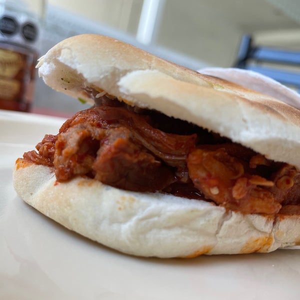 Tortas "Las Milanesas" Alfredo del Mazo Restaurante mexicano