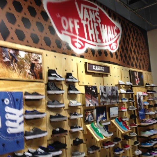 vans store smith haven mall