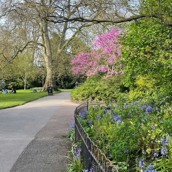 Photo taken at Regent&#39;s Park by Nice W. on 4/13/2024
