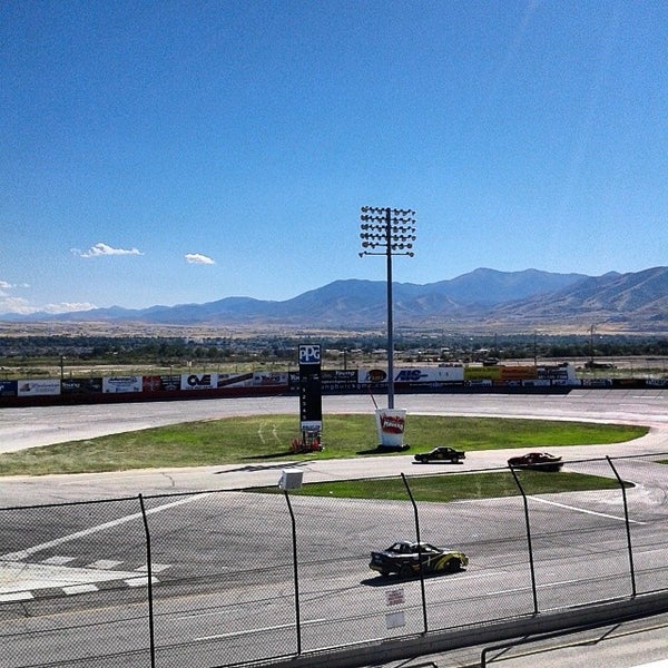Снимок сделан в Rocky Mountain Raceways пользователем Kimberlee C. 8/16/2014
