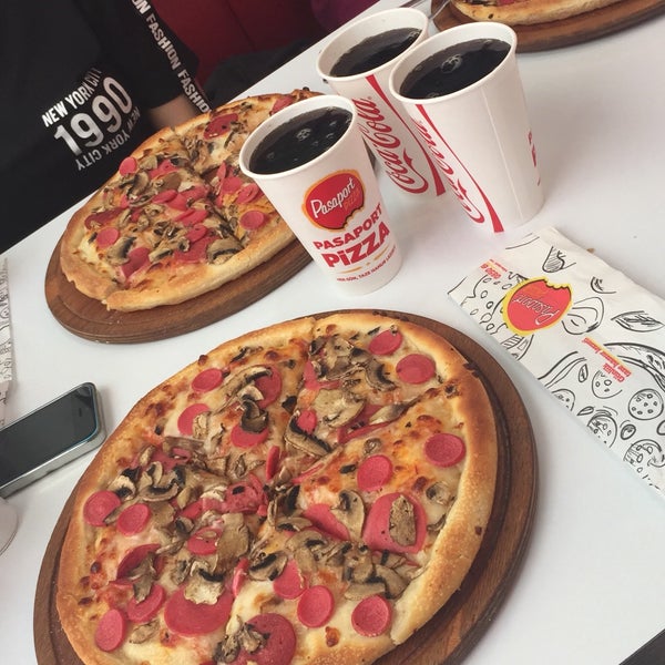 Photo taken at Pasaport Pizza by Büşra G. on 5/2/2018