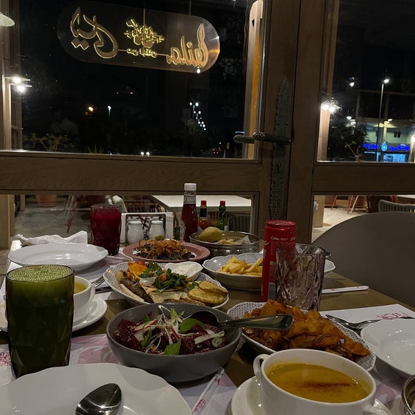 Foto tirada no(a) Leila Restaurant por FN em 5/28/2023