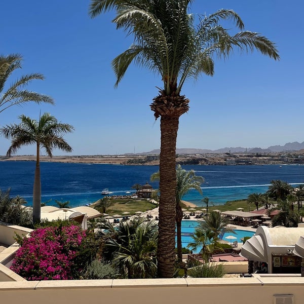 Das Foto wurde bei Mövenpick Resort Sharm el Sheikh von Hassan am 6/23/2022 aufgenommen
