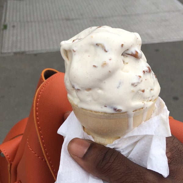Photo taken at Brooklyn Ice Cream Factory by Robin D. on 7/4/2018