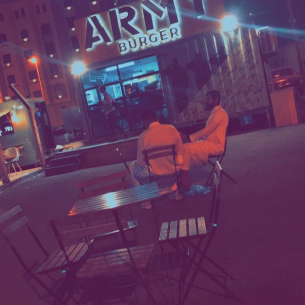 Photo taken at Army Burger by Okaa ♓️🤍 on 3/6/2022