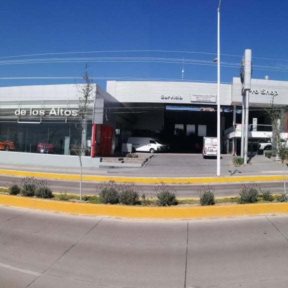  Photos at Nissan De Los Altos