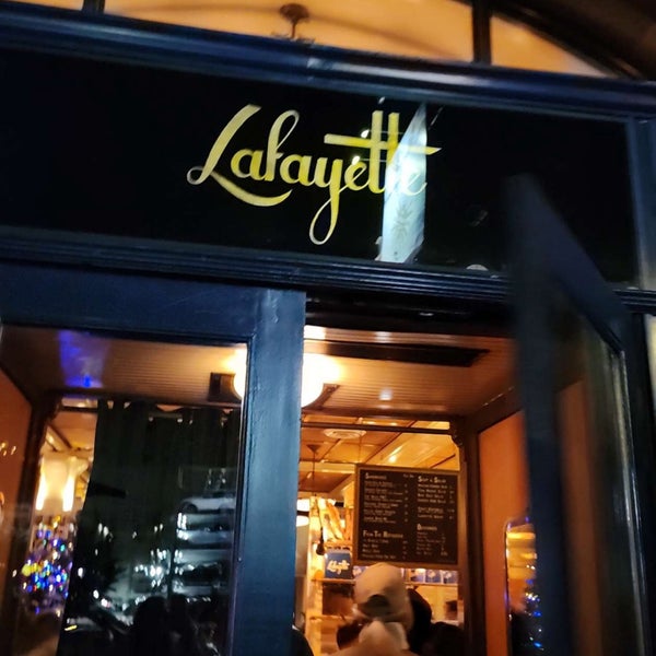 Foto diambil di Lafayette Grand Café &amp; Bakery oleh A~S ♒. pada 11/25/2023