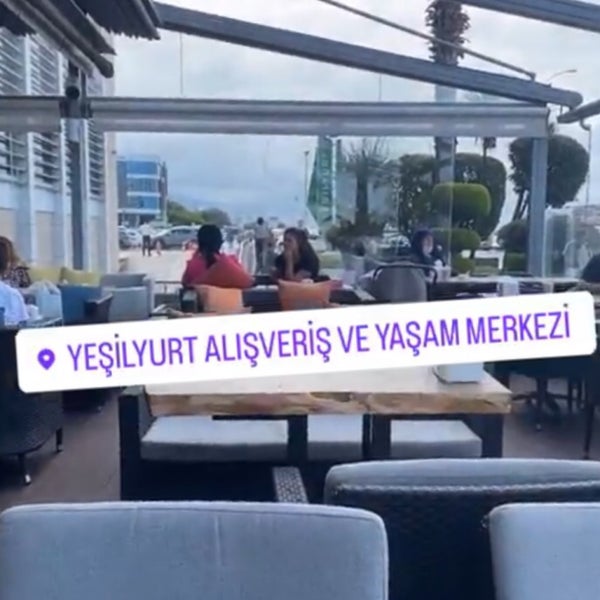 Foto diambil di Yeşilyurt Alışveriş ve Yaşam Merkezi oleh Ahmet K. pada 8/16/2022