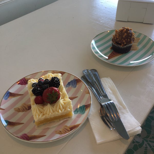 Elizabethan Desserts Encinitas, CA