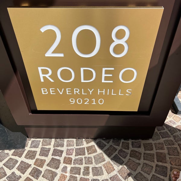Das Foto wurde bei 208 Rodeo Restaurant von Nyphoon am 7/1/2023 aufgenommen