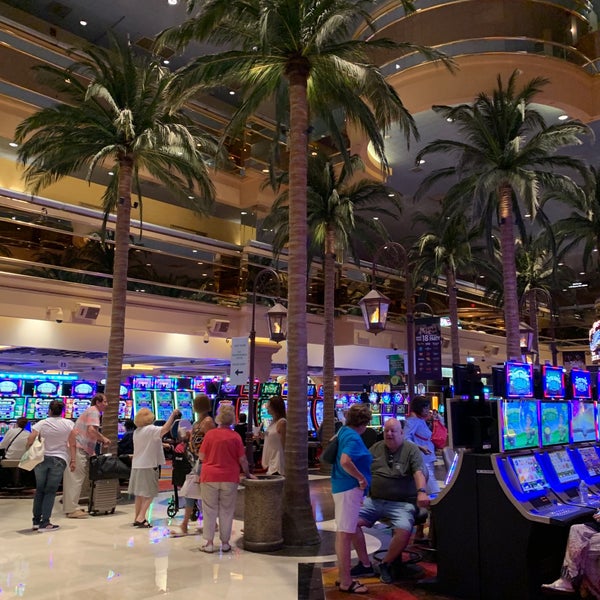 รูปภาพถ่ายที่ Tropicana Casino &amp; Resort โดย Nyphoon เมื่อ 7/12/2019