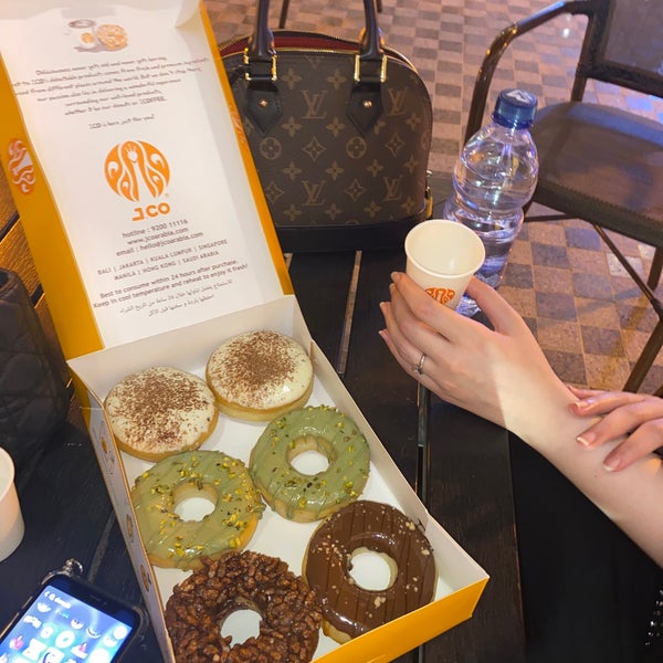 Photo taken at J.CO Donuts &amp; Coffee by MA .. on 6/7/2023