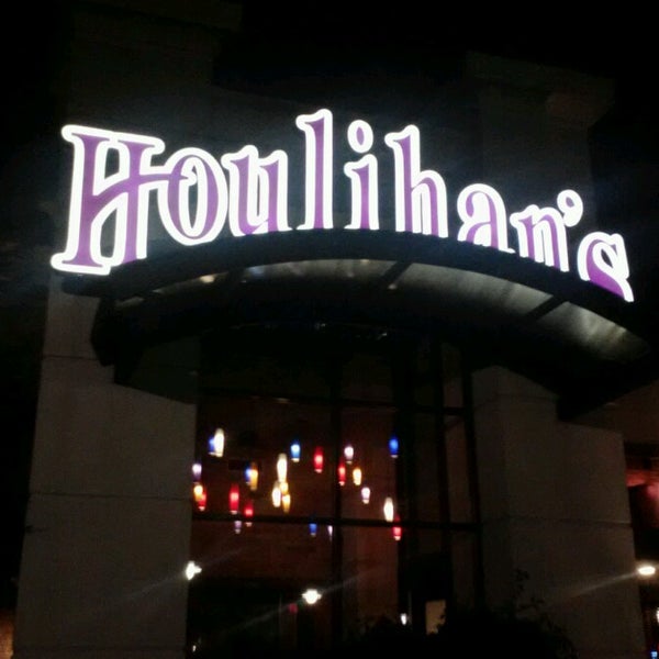 Photo taken at Houlihan&#39;s by Alex G. on 10/2/2012
