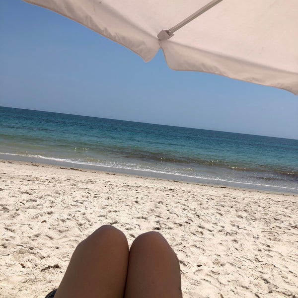 The service! The beach! Good lobster rolls served right on beach.